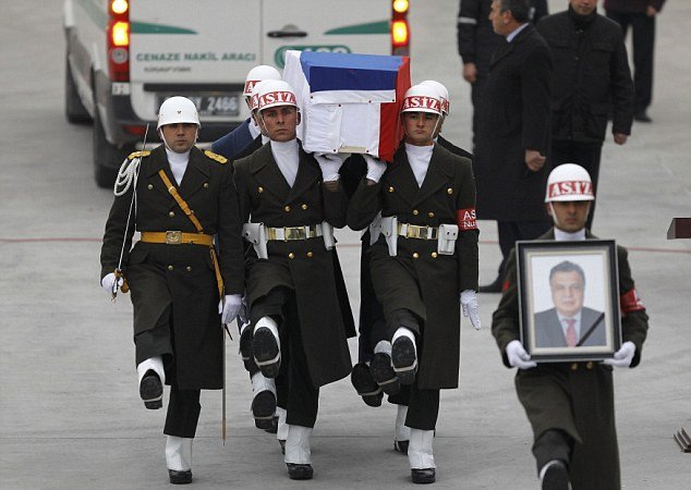 Η σύζυγος του Ρώσου πρέσβη αποκαλύπτει: Δεν είχαμε σωματοφύλακες στην Αγκυρα [εικόνες] | iefimerida.gr 3