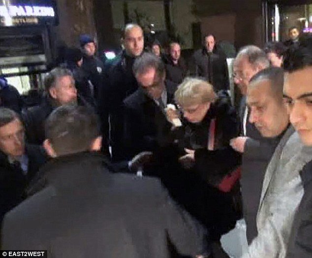 Η σύζυγος του Ρώσου πρέσβη αποκαλύπτει: Δεν είχαμε σωματοφύλακες στην Αγκυρα [εικόνες] | iefimerida.gr 2