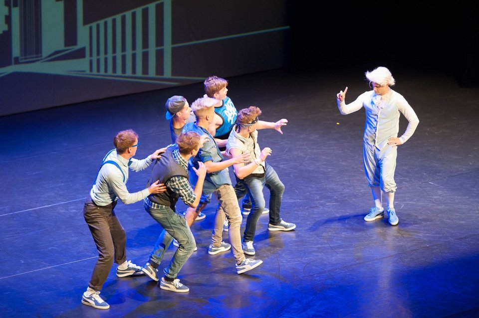 Η καλύτερη ομάδα breakdance διεθνώς σε ρυθμούς Μότσαρτ στην Τεχνόπολη! [εικόνες & βίντεο]  | iefimerida.gr 0