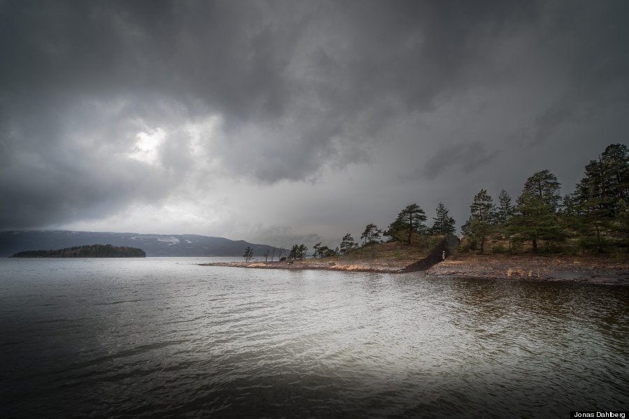 Ενα σπαρακτικό μνημείο για τα θύματα του Μπρέιβικ, στη Νορβηγία -Αναπαριστά μια πληγή [εικόνες] | iefimerida.gr 1