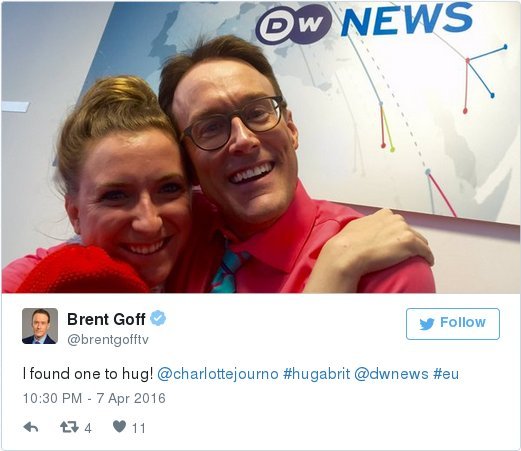 Αγκαλιές κατά του Brexit -Ευρωπαίοι αγκαλιάζουν Βρετανούς για να τους κρατήσουν στην ΕΕ [εικόνες] | iefimerida.gr 1