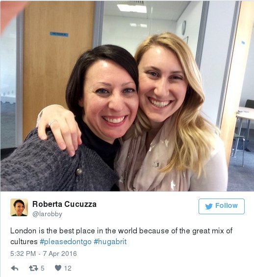 Αγκαλιές κατά του Brexit -Ευρωπαίοι αγκαλιάζουν Βρετανούς για να τους κρατήσουν στην ΕΕ [εικόνες] | iefimerida.gr 2