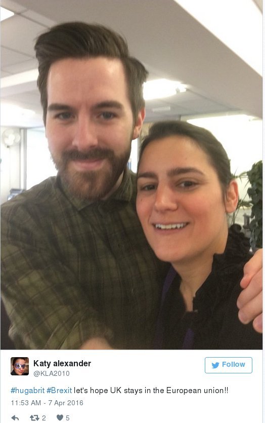 Αγκαλιές κατά του Brexit -Ευρωπαίοι αγκαλιάζουν Βρετανούς για να τους κρατήσουν στην ΕΕ [εικόνες] | iefimerida.gr 5