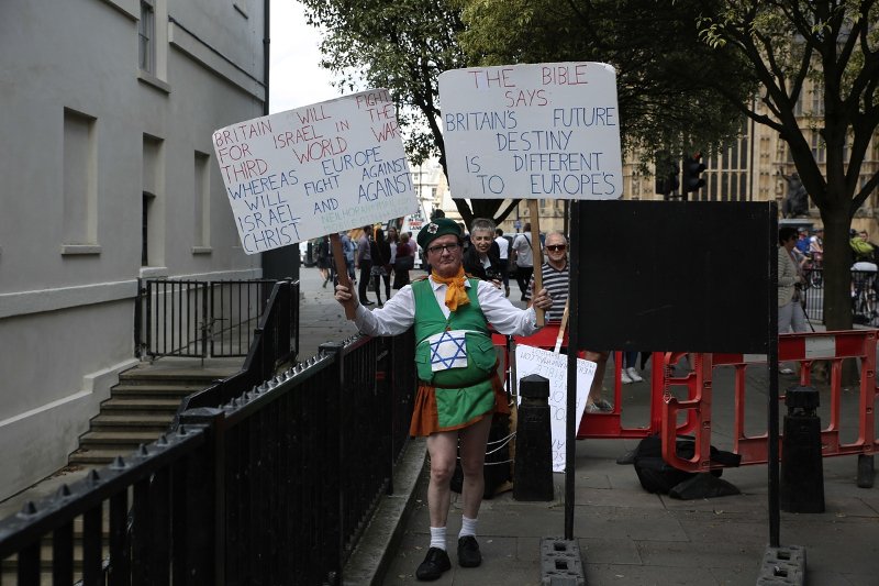 Μια εκπληκτική έρευνα του Politico: «Μετά το Brexit, τι;» | iefimerida.gr 8