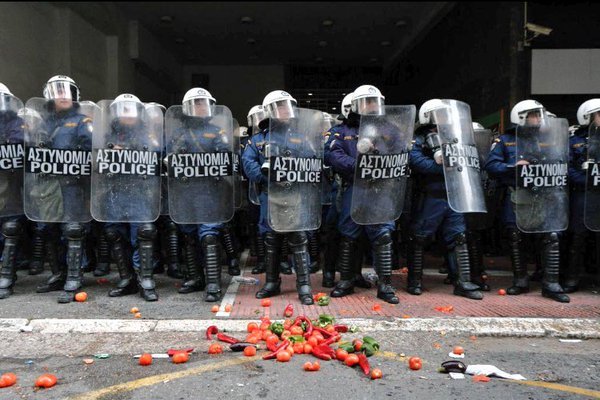 Οι αγρότες «έσπασαν» το twitter -«Εφυγαν ρε, να βγω;» [εικόνες] | iefimerida.gr 6