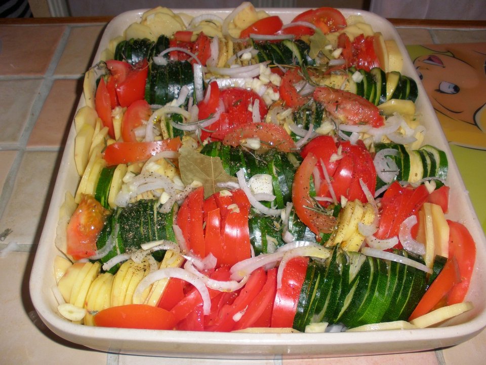 Γιατί οι Γάλλοι δεν ξαπλώνουν τα λαχανικά στο μπριάμ αλλά τα βάζουν όρθια -Συνταγή [εικόνες] | iefimerida.gr 2