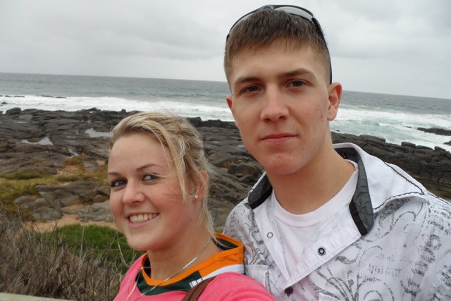 Μηνύουν τις ελληνικές Αρχές οι γονείς του Αμερικανού πεζοναύτη που αυτοκτόνησε στην πρεσβεία των ΗΠΑ στην Αθήνα [εικόνες] | iefimerida.gr 1