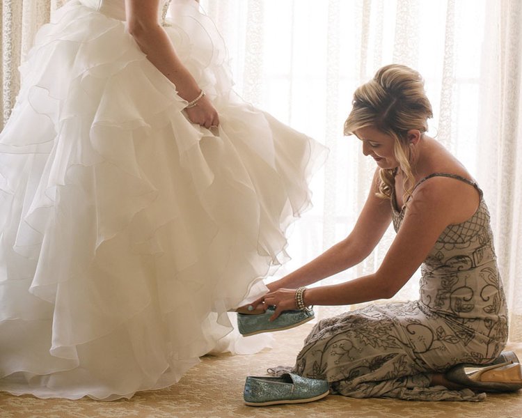 Αφησε τη δουλειά της και έγινε επαγγελματίας παράνυφος [εικόνες] | iefimerida.gr 1