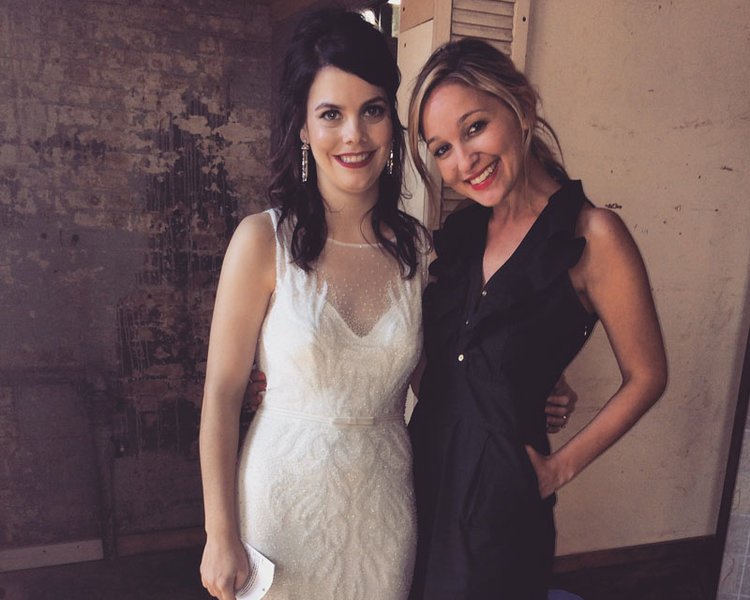 Αφησε τη δουλειά της και έγινε επαγγελματίας παράνυφος [εικόνες] | iefimerida.gr 4