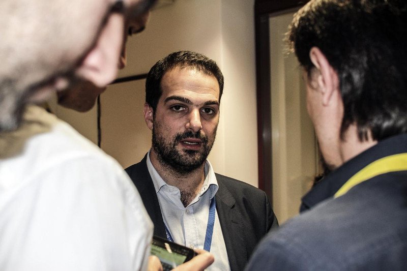 Το ξενύχτι Σακελλαρίδη, Παππά και δημοσιογράφων στις Βρυξέλλες [εικόνες] | iefimerida.gr 2