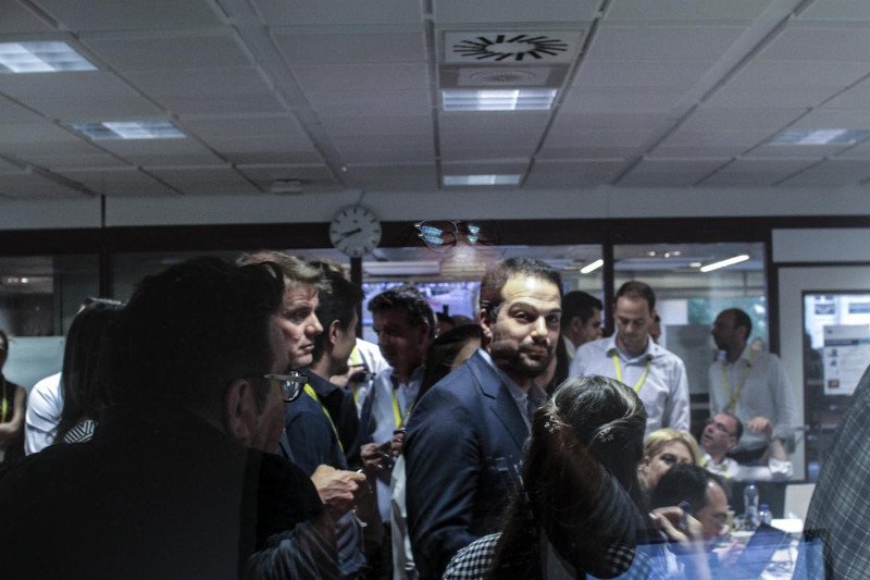 Το ξενύχτι Σακελλαρίδη, Παππά και δημοσιογράφων στις Βρυξέλλες [εικόνες] | iefimerida.gr 7