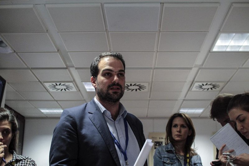 Το ξενύχτι Σακελλαρίδη, Παππά και δημοσιογράφων στις Βρυξέλλες [εικόνες] | iefimerida.gr 8