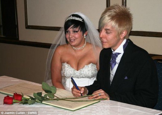 Σοκ: Ανακάλυψε στο ταξίδι του μέλιτος ότι ο άντρας της είναι παιδόφιλος [εικόνες] | iefimerida.gr 4