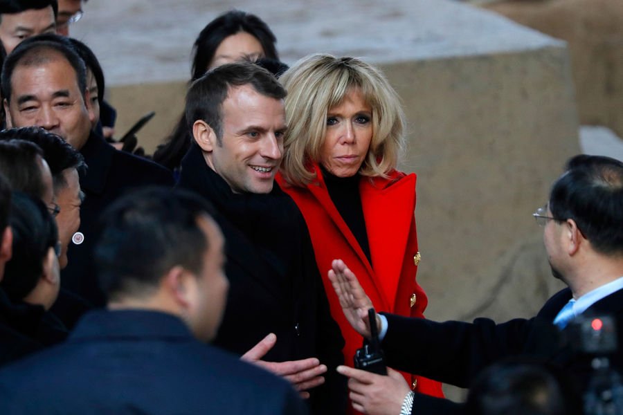 Το κατακόκκινο παλτό της Μπριζίτ Μακρόν στην Κίνα -Γιατί τη λατρεύουν οι Κινέζοι [εικόνες] | iefimerida.gr 7