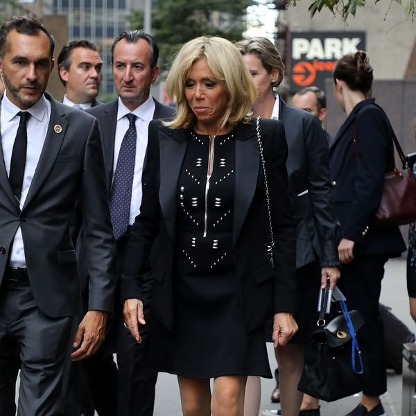 Σόκαρε το σούπερ μίνι της Μπριζίτ Μακρόν στη Νέα Υόρκη -«Το παράκανε!» [εικόνες] | iefimerida.gr 8