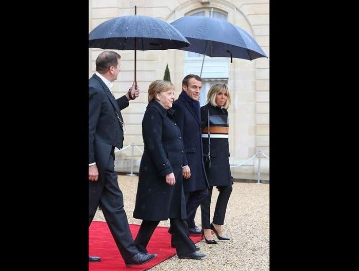 Αυτό το παλτό Louis Vuitton 3.600 ευρώ της Μπριζίτ Μακρόν εξόργισε τα «Κίτρινα Γιλέκα» | iefimerida.gr 2
