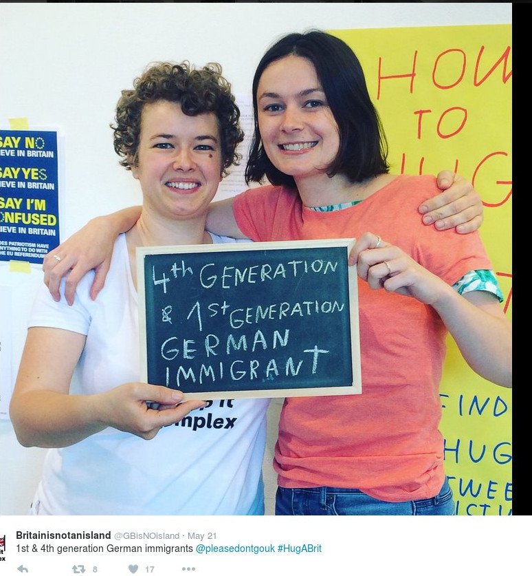 Κάνουν το κίνημα της αγκαλιάς κατά του Brexit -«Μη φύγετε, σας αγαπάμε!» [εικόνες] | iefimerida.gr 2