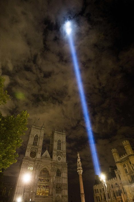 Οταν έσβησαν τα φώτα στο Λονδίνο -Ο διαφορετικός τρόπος που τίμησαν τους πεσόντες του Α' Παγκοσμίου Πολέμου [εικόνες] | iefimerida.gr 1