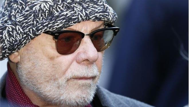 Σοκ στο Λονδίνο: Πρώην αστέρας της ποπ κρίθηκε ένοχος για παιδεραστία | iefimerida.gr 0