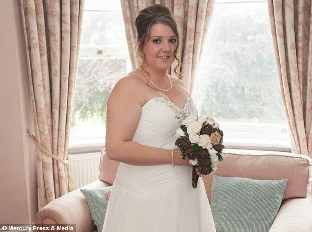 Μήνυσαν τον φωτογράφο του γάμου τους -Φωτογράφιζε μόνο τα οπίσθια των παρανύμφων [εικόνες] | iefimerida.gr 4