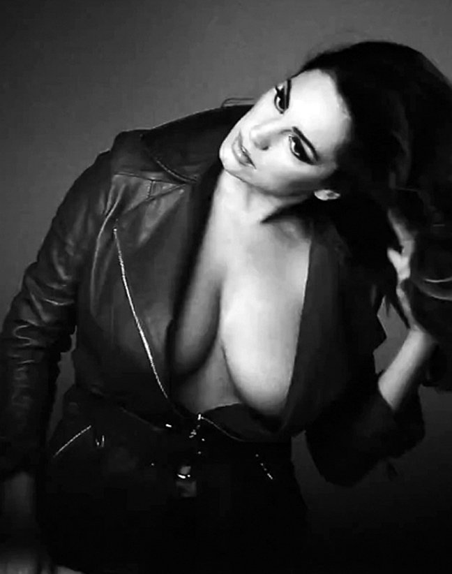 Οι προκλητικές «κομμένες» πόζες της Kelly Brook | iefimerida.gr 4