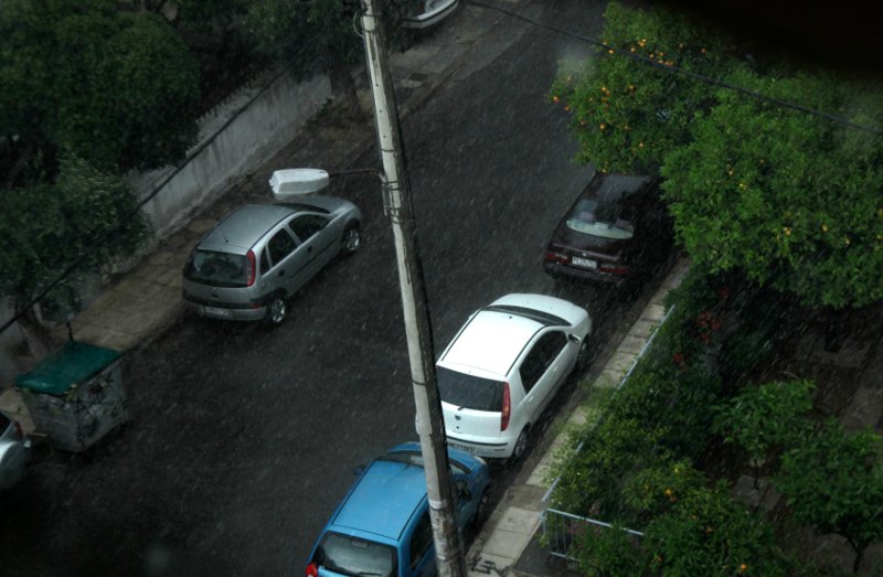 Σφοδρή καταιγίδα με χαλάζι και κεραυνούς έπληξε την Αττική [εικόνες] | iefimerida.gr 0