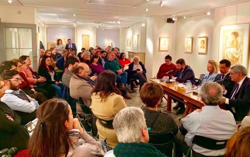 Ο Ιάσονας Πιπίνης παρουσίασε το βιβλίο του στις Βρυξέλλες -Συγκλονιστικές μαρτυρίες [εικόνες] | iefimerida.gr 1