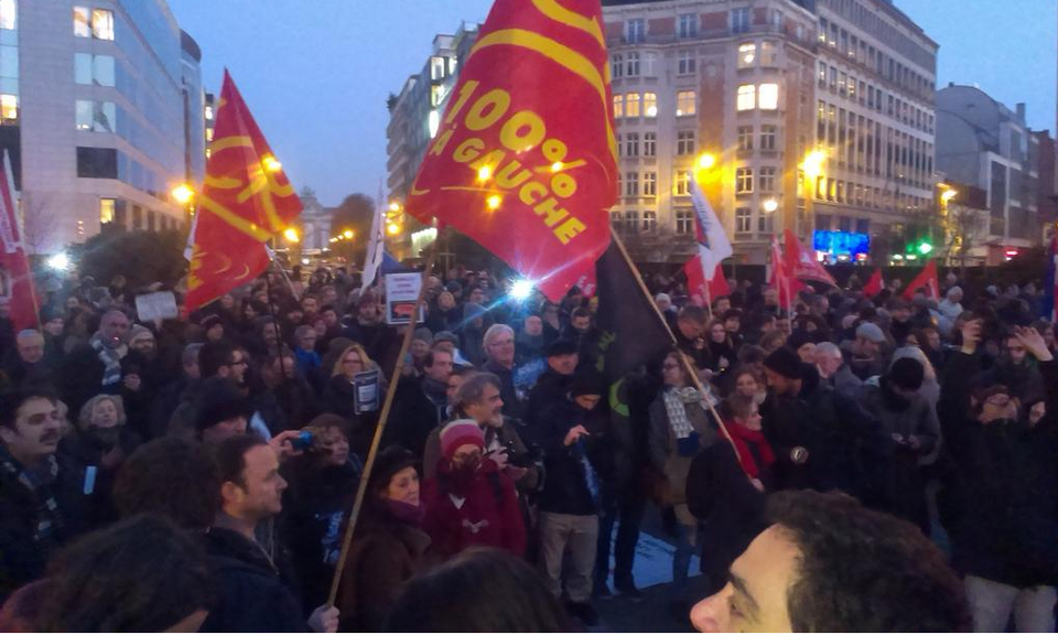 Διαδήλωση αλληλεγγύης στις Βρυξέλλες με συνθήματα και πανό υπέρ της Ελλάδας [εικόνες] | iefimerida.gr 0