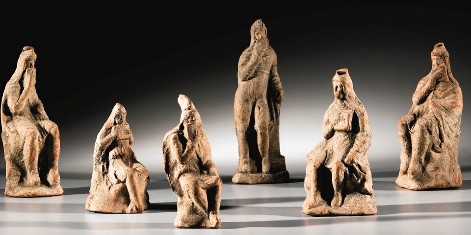 O Sotheby's δημοπράτησε έξι πήλινα ειδώλια διαφημίζοντας πως είναι από την Αμφίπολη [εικόνα] | iefimerida.gr 1