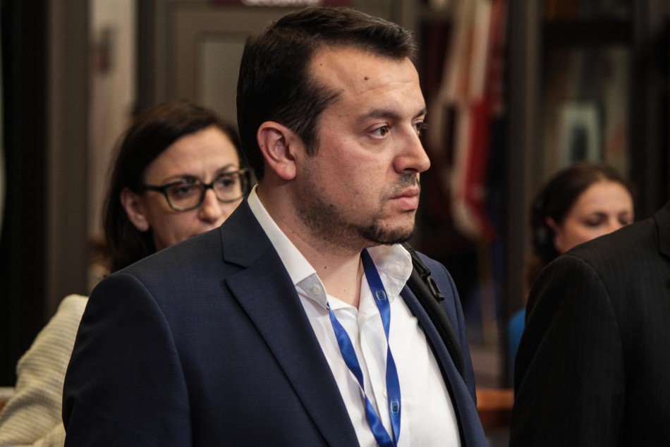 Πέντε φωτογραφίες της ελληνικής αποστολής -Ολα ζωγραφισμένα στα πρόσωπα [εικόνες] | iefimerida.gr 3