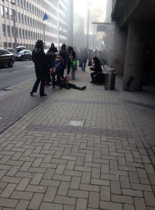 Εκρήξεις με τουλάχιστον 10 νεκρούς και πολλούς τραυματίες και σε σταθμούς μετρό των Βρυξελλών -Κοντά στο κτίριο της Κομισιόν [εικόνα & βίντεο] | iefimerida.gr 3