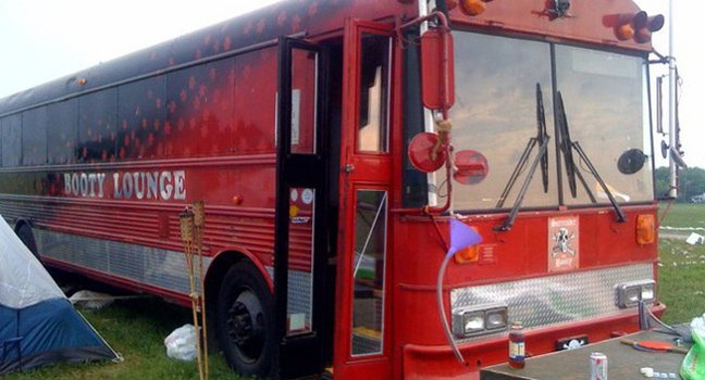 Επιστρέφει το κινητό στριπτιζάδικο του Ντιτρόιτ, μια από τις πιο καυτές μόδες της Αμερικής [εικόνες] | iefimerida.gr 0