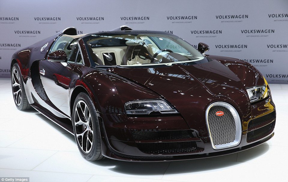 Η ζωή του πιο πλούσιου μποξέρ στον κόσμο -Αυτοκίνητα 7 εκατ. ευρώ, ιδιωτικό τζετ και γυναίκες να χορεύουν μόνο γι' αυτόν [εικόνες & βίντεο] | iefimerida.gr 2