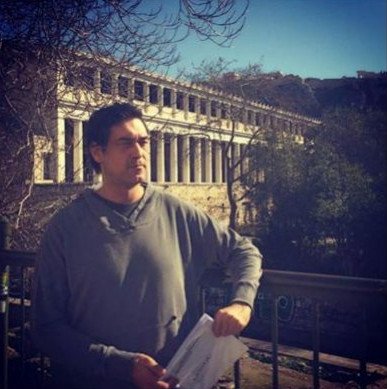 Ο Τούρκος σταρ Μπουράκ Χακί πρωταγωνιστεί σε θεατρική σκηνή της Αθήνας [εικόνες & τρέιλερ]  | iefimerida.gr 0