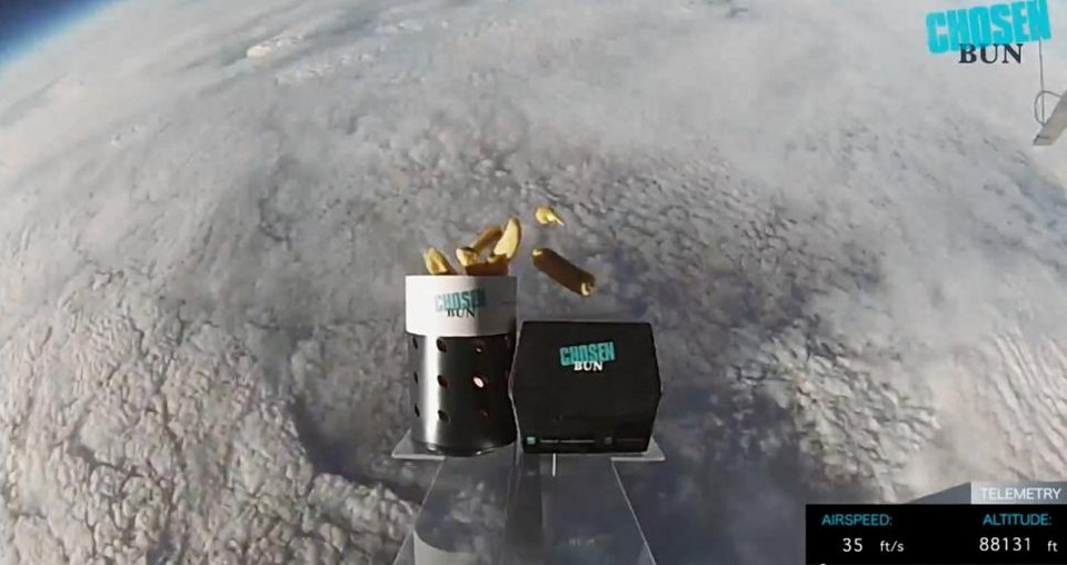 Το πρώτο burger που πήγε στο διάστημα [εικόνες & βίντεο] | iefimerida.gr 2