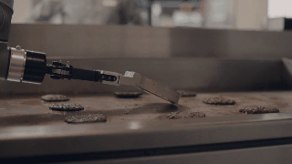 Φλίπι, το ρομπότ που ψήνει μπέργκερ σε φαστ φουντ στην Καλιφόρνια [βίντεο] | iefimerida.gr 2