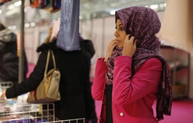 Νίκαια: Αστυνομικοί αναγκάζουν μουσουλμάνα να βγάλει το μπουρκίνι και εκείνη γδύνεται στην παραλία [εικόνες] | iefimerida.gr 7