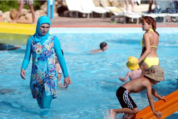 Γαλλία: Απαγορεύτηκε η Ημέρα με μπουρκίνι για τις μουσουλμάνες της Μασσαλίας | iefimerida.gr 0