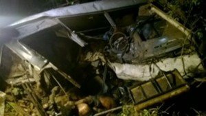 Τραγωδία στην Ινδία: Ξεκληρίστηκε θίασος όπερας, 25 καλλιτέχνες νεκροί -Επεσε σε χαράδρα το λεωφορείο τους [εικόνες] | iefimerida.gr 1