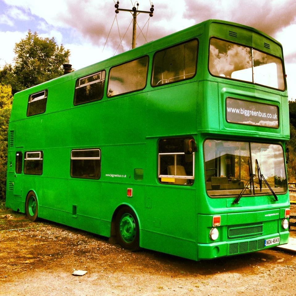 Αγόρασε ένα λεωφορείο στο eBay και το έκανε υπέροχο ξενοδοχείο [εικόνες] | iefimerida.gr 6