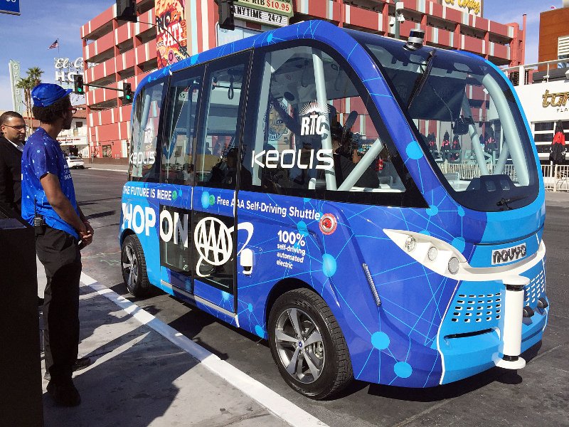 Λας Βέγκας: Λεωφορείο χωρίς οδηγό τράκαρε την πρώτη μέρα της λειτουργίας του [εικόνες]   | iefimerida.gr 1