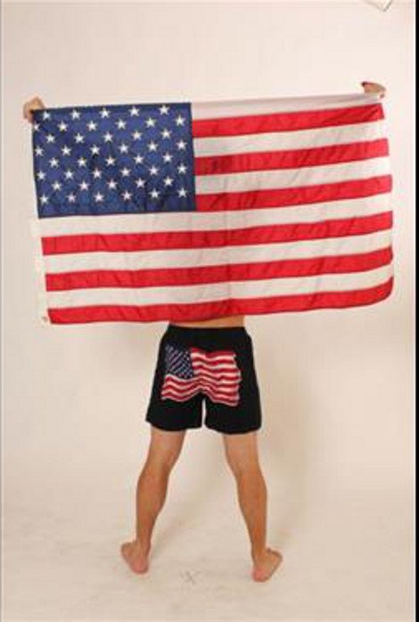 Εταιρεία εσωρούχων έστειλε μποξεράκια με τη σημαία των ΗΠΑ στον Τζόρτζ Μπους [εικόνα] | iefimerida.gr 0