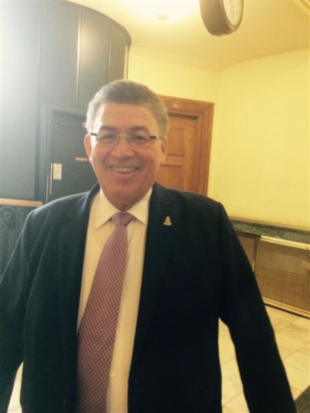 Τι γύρευε ο πρώην πρωθυπουργός του παράδεισου των offshore στη Βουλή; [εικόνα] | iefimerida.gr 0