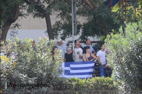 Διαμαρτυρία Χρυσαυγιτών έξω από την ΓΑΔΑ [εικόνες+βίντεο] | iefimerida.gr 0