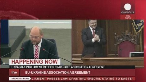 Επικυρώθηκε η συμφωνία σύνδεσης Ουκρανίας-ΕΕ: «Πληρώσαμε υψηλό τίμημα για να γίνουμε Ευρωπαίοι» είπε ο Ποροσένκο [εικόνες] | iefimerida.gr 1