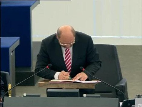 Επικυρώθηκε η συμφωνία σύνδεσης Ουκρανίας-ΕΕ: «Πληρώσαμε υψηλό τίμημα για να γίνουμε Ευρωπαίοι» είπε ο Ποροσένκο [εικόνες] | iefimerida.gr 4