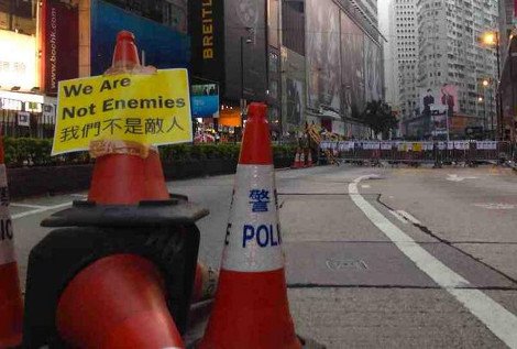 Χονγκ Κονγκ: Διαδηλωτές και κυβέρνηση ανταλλάσσουν τελεσίγραφα -Δεν σταματά η Επανάσταση της Ομπρέλας [βίντεο&εικόνες] | iefimerida.gr 0