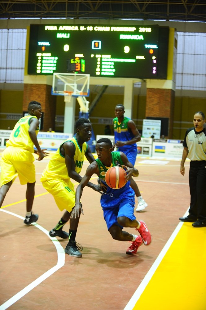 Το νέο αστέρι του αφρικάνικου μπάσκετ που κανείς δεν μπορεί να πει το όνομα του [εικόνες & βίντεο] | iefimerida.gr 1