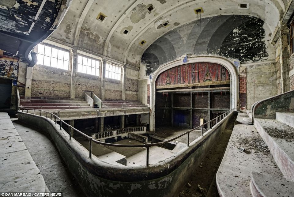 Όταν φεύγουν οι άνθρωποι – Εικόνες αστικής εγκατάλειψης από ένα φωτογράφο που τρυπώνει στα άδυτα των πόλεων [εικόνες] | iefimerida.gr 2