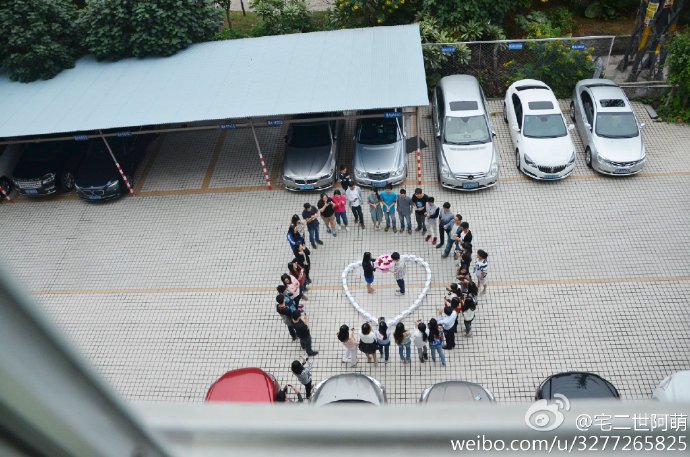 Αγόρασε 99 iPhone, της έκανε πρόταση γάμου και εκείνη του είπε «όχι» [εικόνες] | iefimerida.gr 1